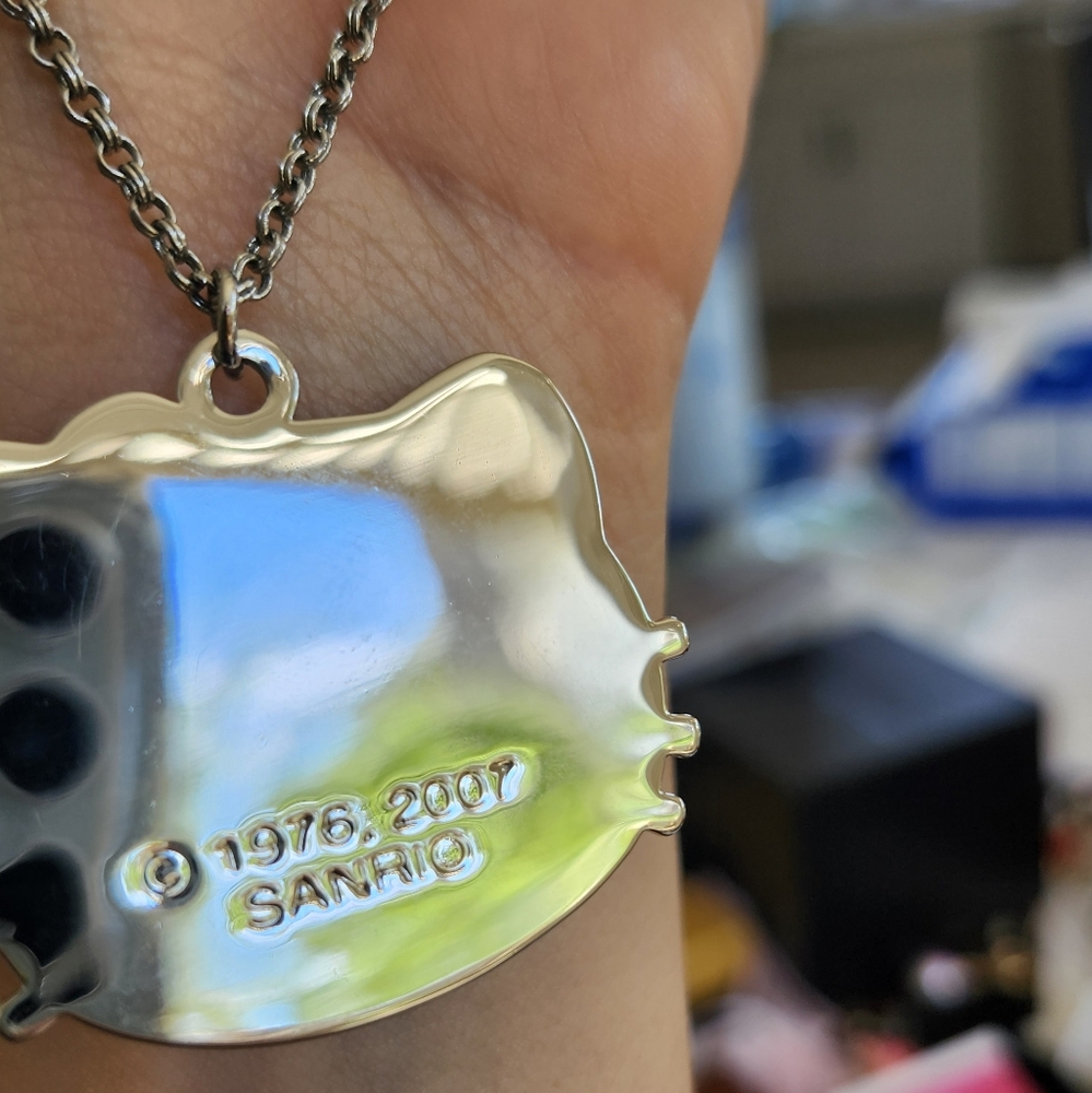 Hello Kitty Necklace - Picture 3 of 6